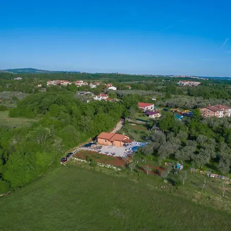 Pendolina With Pool And Grill In Umag Buroli
