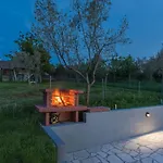 Pendolina With Pool And Grill In Umag Villa