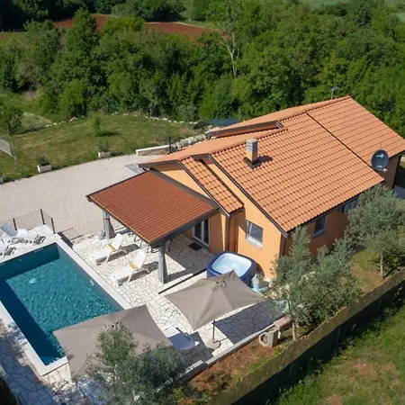 Pendolina With Pool And Grill In Umag ヴィラ Buroli