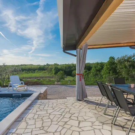 Pendolina With Pool And Grill In Umag