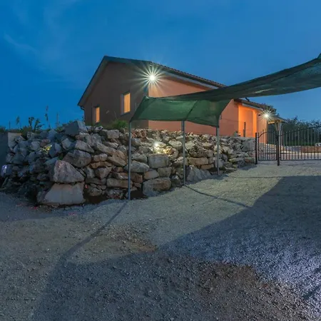 Pendolina With Pool And Grill In Umag *